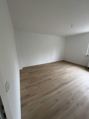 ***1 Nettokaltmiete geschenkt*** Sehr schöne 59,5 m² 2 Zimmer Wohnung im 1. OG und Garage/stellplatz