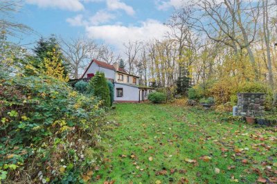 Sonneninsel Rügen: Renovierungsbedürftiges EFH mit Garten und 2 Carports