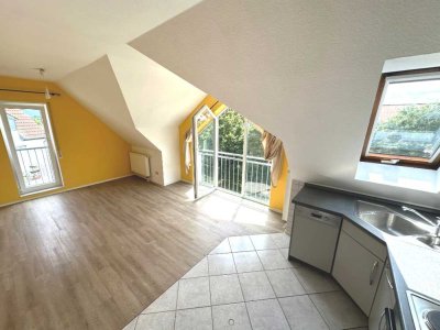 GLOBAL INVEST  | Kleine, frisch renovierte Penthouse-Wohnung in Heidelberg-Kirchheim