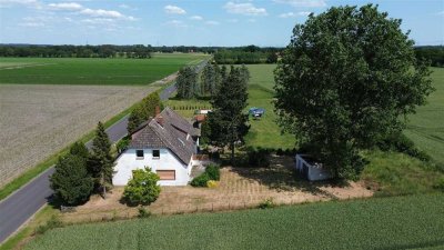 Ruhig gelegene Doppelhaushälfte inmitten von Wiesen und Feldern in Alleinlage