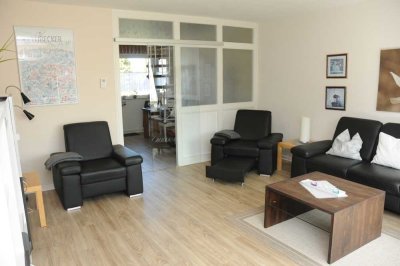 Freundliche 2,5-Zimmer-Maisonette-Wohnung mit Balkon und Einbauküche in Lübeck Travemünde