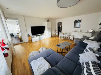 Großzügige, modernisierte 4,5-Zimmer-Wohnung mit Balkon und Einbauküche in Korntal-Münchingen