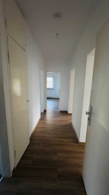 Schöne 3 ZW  mit Balkon im Hochparterre in Griesheim, maximal 3 Personen