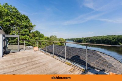 Magnificent penthouse with a unique panoramic view of Lake Griebnitzsee - including boat mooring