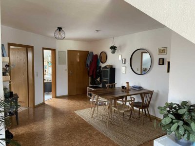 Schöne 2 Zimmer Dachgeschosswohnung in Höchberg