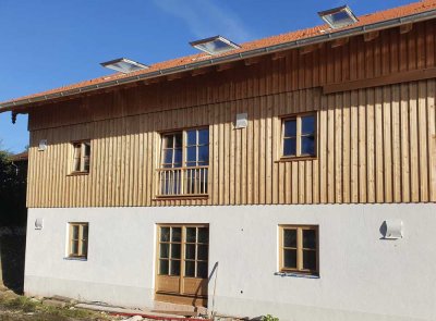 Erstbezug: Exklusive 3,5-Raum-Wohnung mit gehobener Innenausstattung mit Balkon in Dietramszell