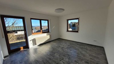 Helle Wohnung mit Terrasse & Abstellraum