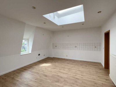4-Raum-Wohnung im Dachgeschoss mit großer Wohnküche zu vermieten