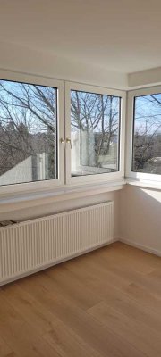 Helle Wohnung mit Balkon und Wannenbad