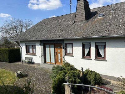 Haus mit unverbaubarem Eifel-Fernblick in idyllischer Umgebung