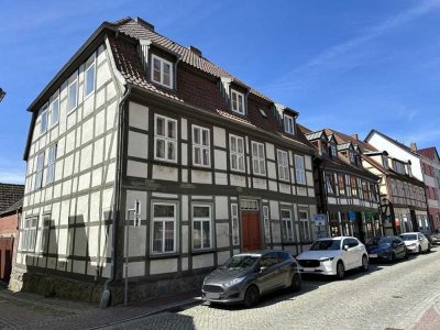 Mehrfamilienhaus in attraktiver Innenstadtlage nahe dem Warener Stadthafen mit Nebengelass & Innenho