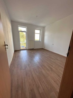 ** Alles Neu!! ** 2-Raum Wohnung mit Einbauküche