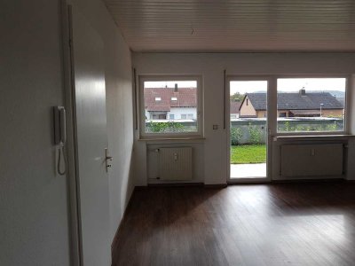 Schöne 2-Zimmer-EG-Wohnung mit Terrasse, Garten und Einbauküche in Schwaigern-Stetten