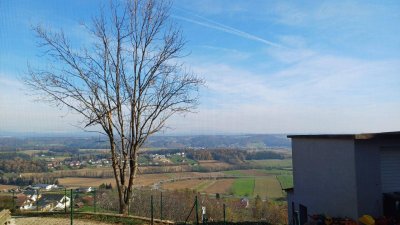 Erstbezug- modern sanierte 3 ZI mit Terrasse und Grünblick, barrierefrei, PP