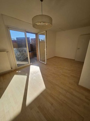 Attraktive und gepflegte 3-Zimmer-Wohnung mit Balkon und Einbauküche in Hannover