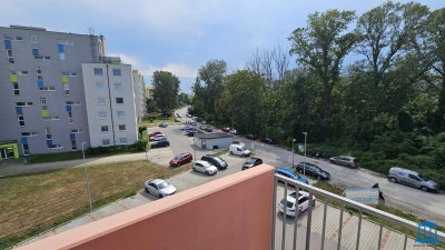 SOFORT verfügbare Mietwohnung mit Balkon im 3. Liftstock &amp; Parkplatz-Option nahe Merkur City (Top 34)