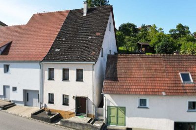 Ihr idealer Start in die eigenen vier Wände,  charmantes Wohnhaus mit wunderschönem Garten