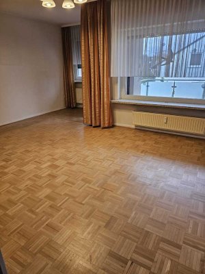 Schöne und gepflegte 5-Raum-Wohnung mit Balkon in Peine