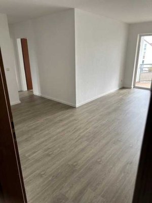 Frisch renoviert: 4-Zimmer-Wohnung mit großem Balkon in Eisenberg