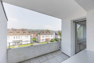 Moderne 3,0-Zimmer-Wohnung mit Balkon und Außenstellplatz in gepflegter Wohnanlage