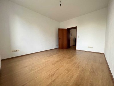 Single- Erdgeschosswohnung im Stil-Altbau