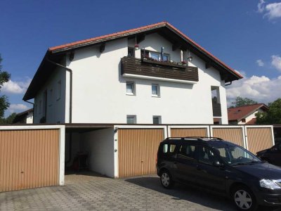 helle freundliche 3 Zimmer Wohnung mit 83m2  im ersten Stock eines Mehrfamilienhauses mit Balkon