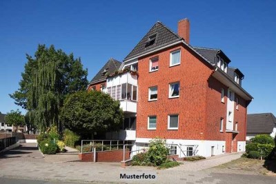 Mehrfamilienhaus mit Garage