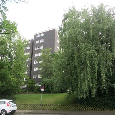 renovierte 3-Zimmer Wohnung mit Balkon und Gartenblick im Hochschulviertel