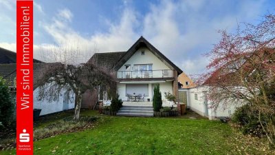 Solides Zweifamilienhaus mit Baulandreserve