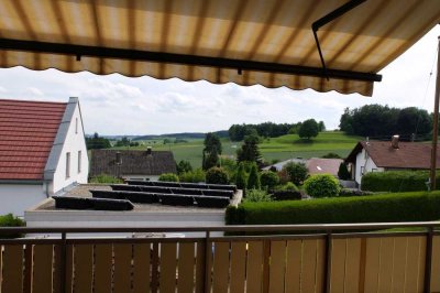 Schöne und gepflegte 4-Zimmer-Erdgeschosswohnung mit geh. Innenausstattung mit Balkon und EBK