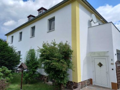 Schöne Doppelhaushälfte in guter Lage mit Garage, Terrasse, großen Garten, Gartenhaus, Teich