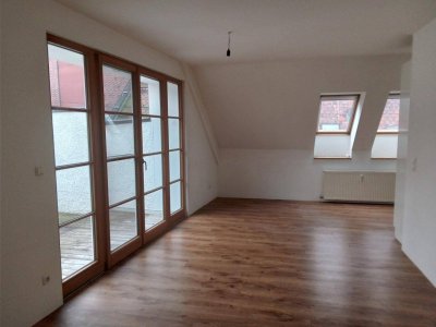 gepflegte 3-Zimmer-Wohnung mit möblierter Küche und Dachterrasse im Zentrum von Schärding