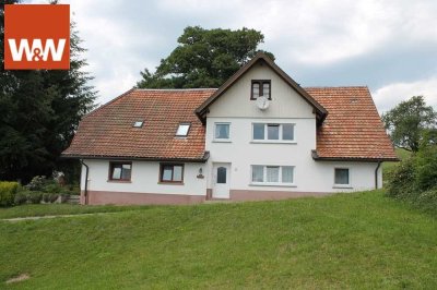 Teilsaniertes Liebhaberhaus sucht Käufer mit Vision! Großes Eckgrundstück in Herrischried!