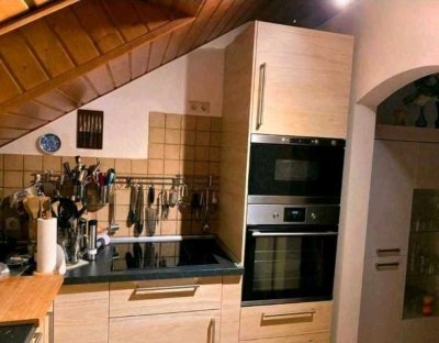 Stilvolle 2,5-Raum-DG-Wohnung mit Balkon und Einbauküche