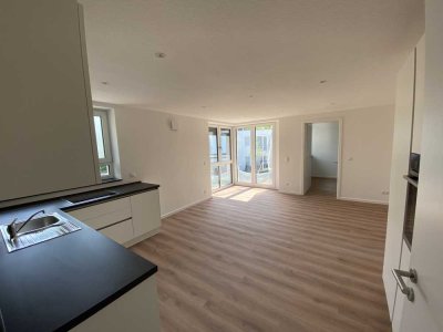 Stilvolle, neuwertige 2,5-Zimmer-Dachgeschosswohnung mit Balkon und EBK in Waiblingen