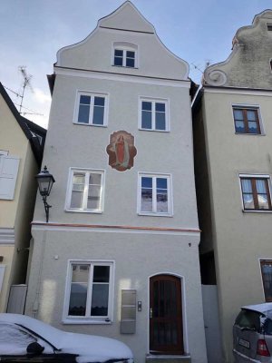 Altbauwohnung mit Charme und tollem Balkon im Herzen von Dillingen