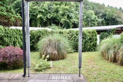 Wohnung mit Terrasse und kleinem Garten.