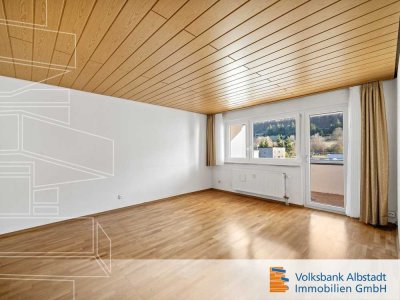 Schöne Erdgeschosswohnung mit Balkon