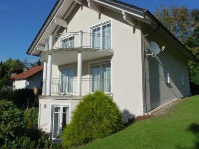 Großes und elegantes Einfamilienhaus in Niederhöcking - Landau