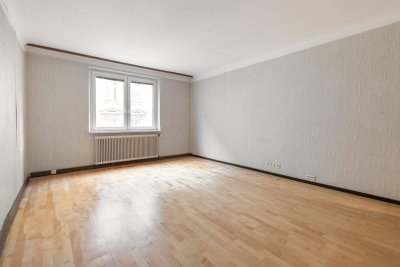 Augarten vor der Türe! 3-Zi-Wohnung in Bestlage zum selber sanieren!