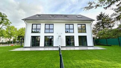 Ihr Haus, Ihr Carport, Ihr Garten_ Attraktive 5-Zimmer-Doppelhaushälfte in S-Bahn-Nähe Mahlsdorf