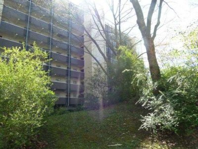 Jetzt zugreifen: Sanierte 2.-Zi.-Whg. mit Balkon und Tageslichtbad nah am NWZ!