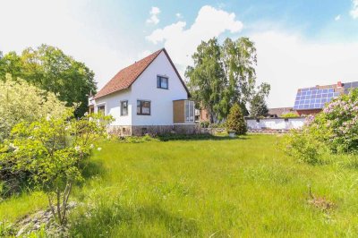 Ideal für Familien: Solides Einfamilienhaus mit riesigem Garten in Misburg-Nord