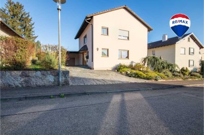 Großzügiges Einfamilienhaus - Ruhige Lage mit Gartenidylle