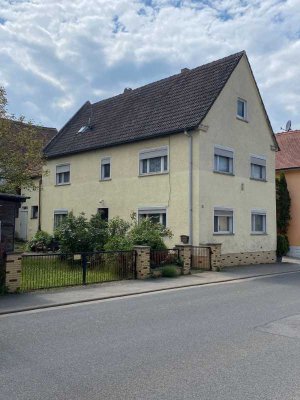 An die Werkzeuge...älteres Wohnhaus mit Scheune in Frensdorf