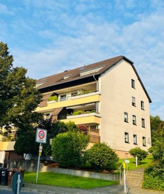 Stilvolle 4-Zimmer-Wohnung mit Terrasse und Fernblick in Witzhelden