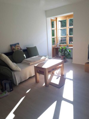 Ruhige 2,5-Raum-EG-Wohnung mit Terrasse, Garten und Einbauküche in Aschau im Chiemgau