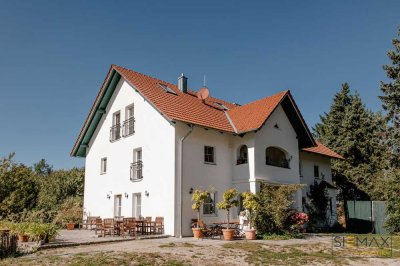 Paradies für Pferdeliebhaber - 3-Familienhaus mit Reitstall zu verkaufen