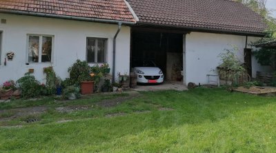 charmantes Haus in Lengenfeld mit vielen Nebengebäuden zu vermieten