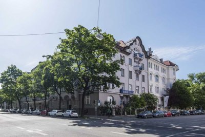 Herrschaftliche 5-Zimmer-Wohnung mit Balkon in einem wunderschönem Jugendstil-Altbau in Schwabing